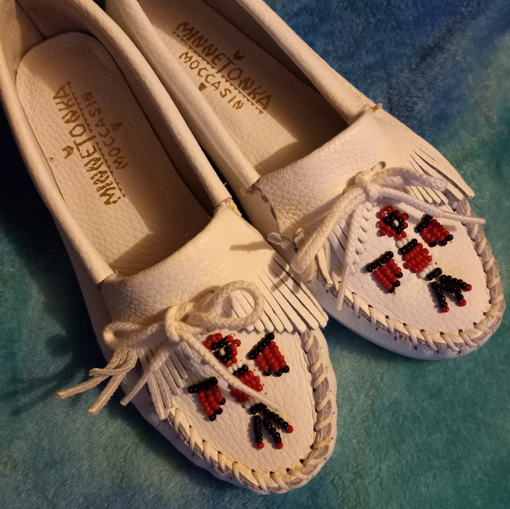 Minnetonka brand moccasins size 6.5